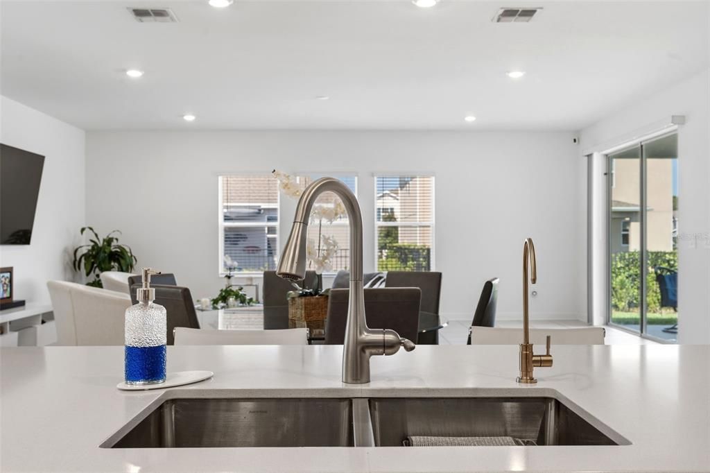 For Sale: $930,000 (5 beds, 3 baths, 3654 Square Feet)