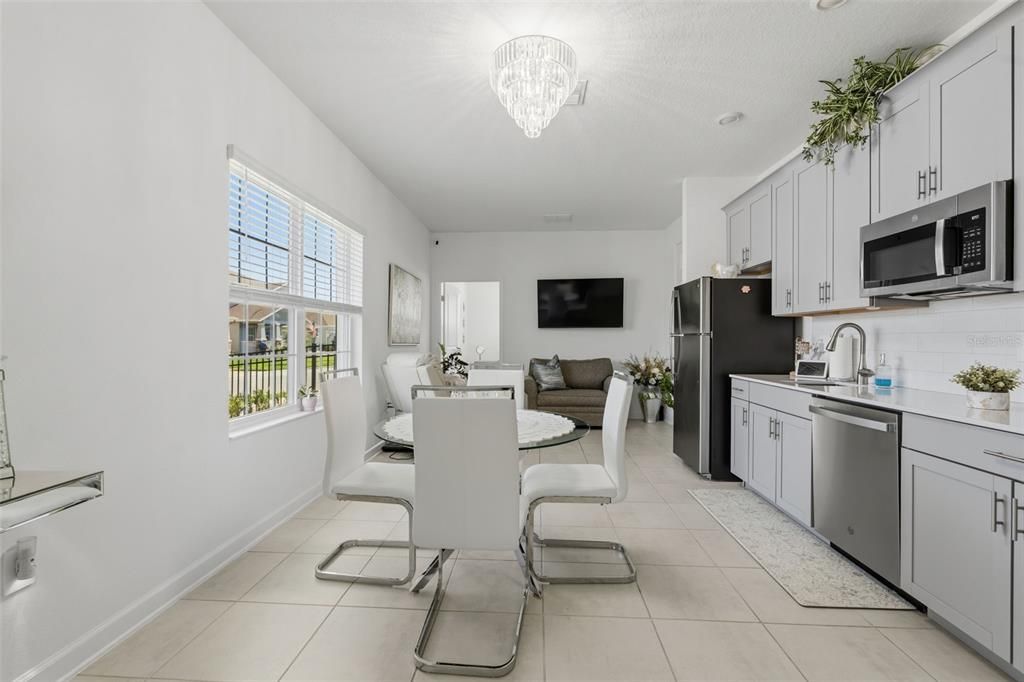 For Sale: $930,000 (5 beds, 3 baths, 3654 Square Feet)