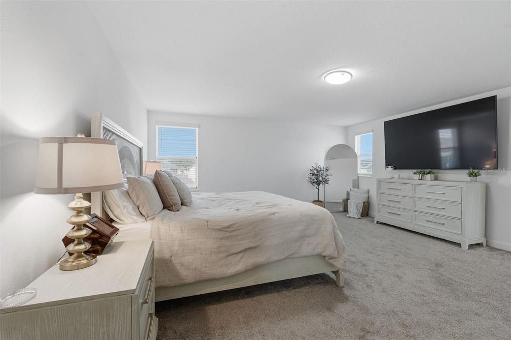 For Sale: $930,000 (5 beds, 3 baths, 3654 Square Feet)