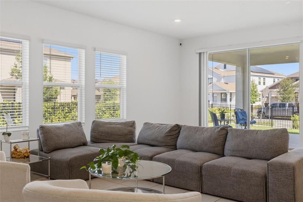 For Sale: $930,000 (5 beds, 3 baths, 3654 Square Feet)