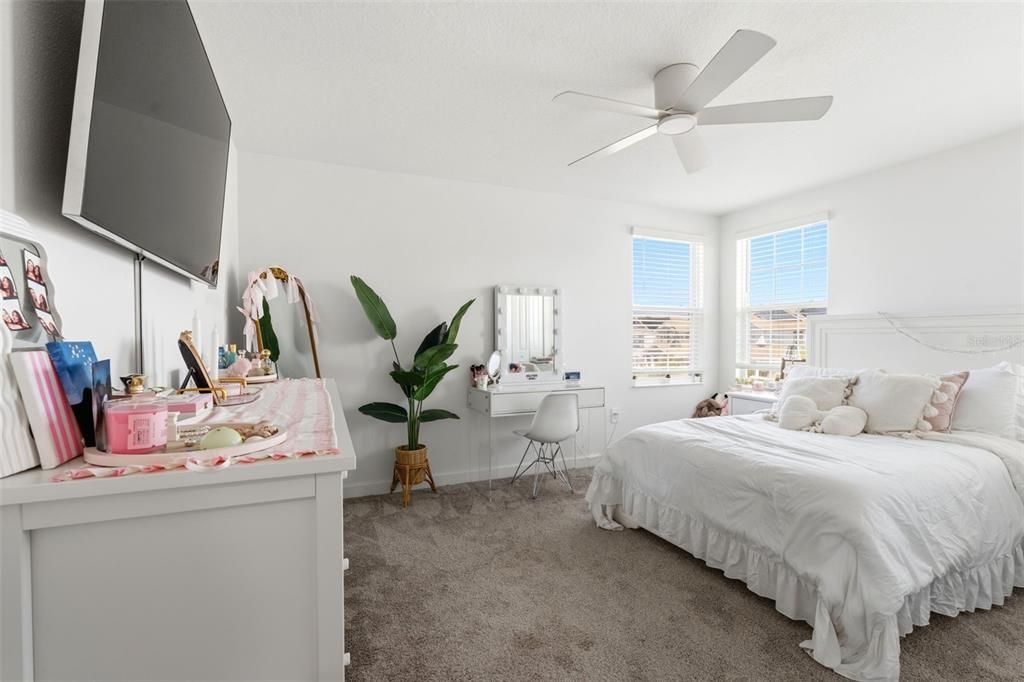 For Sale: $930,000 (5 beds, 3 baths, 3654 Square Feet)