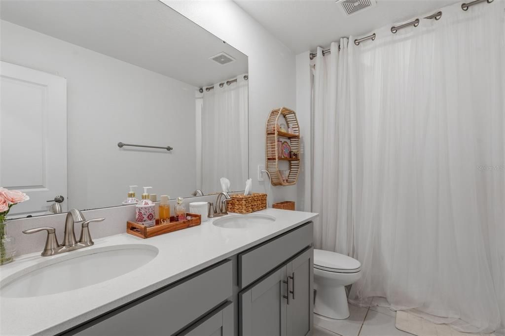 For Sale: $930,000 (5 beds, 3 baths, 3654 Square Feet)