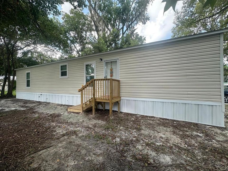 For Sale: $175,999 (2 beds, 2 baths, 728 Square Feet)