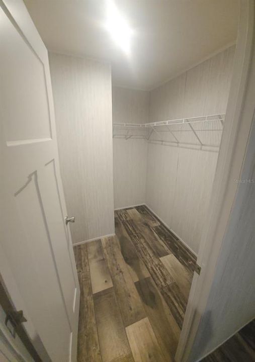 For Sale: $175,999 (2 beds, 2 baths, 728 Square Feet)