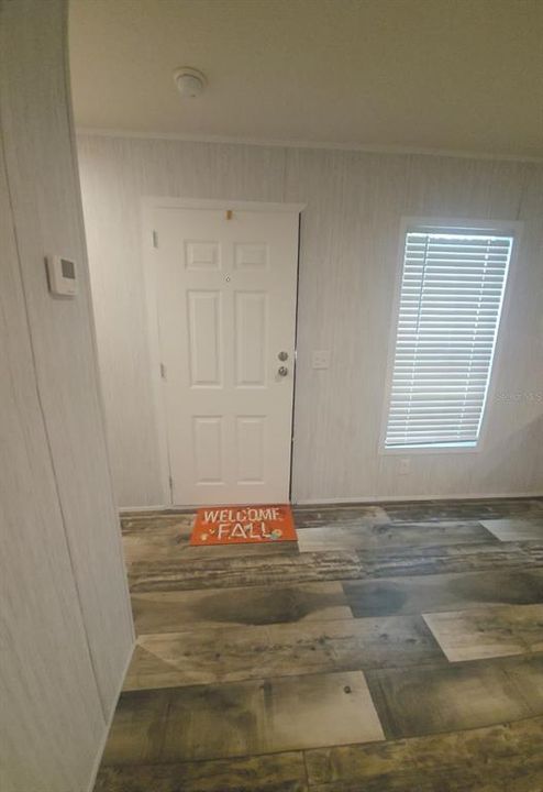 For Sale: $175,999 (2 beds, 2 baths, 728 Square Feet)