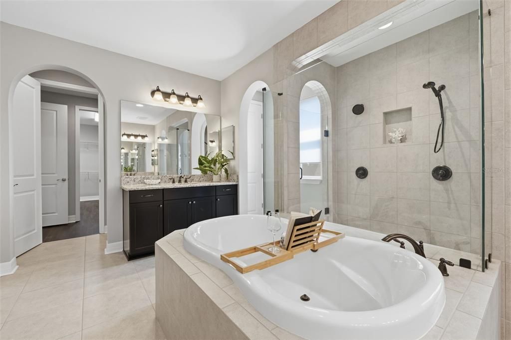 For Sale: $749,900 (5 beds, 4 baths, 4069 Square Feet)
