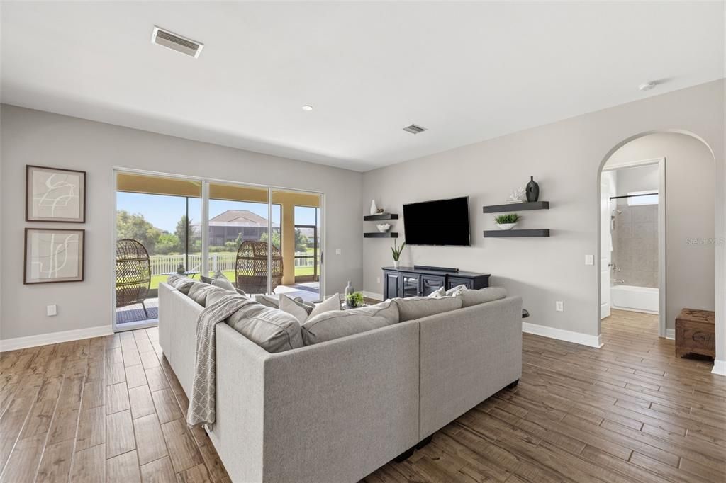 For Sale: $749,900 (5 beds, 4 baths, 4069 Square Feet)