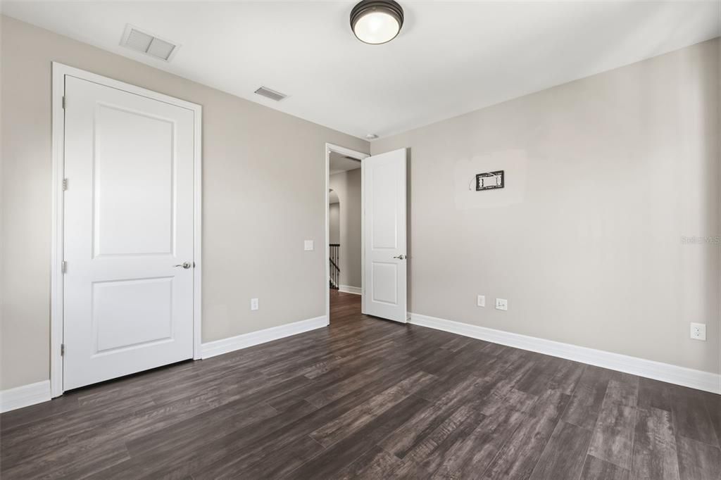 For Sale: $749,900 (5 beds, 4 baths, 4069 Square Feet)