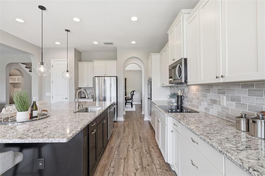 For Sale: $749,900 (5 beds, 4 baths, 4069 Square Feet)
