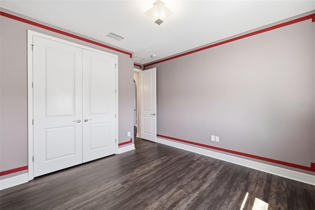 For Sale: $749,900 (5 beds, 4 baths, 4069 Square Feet)