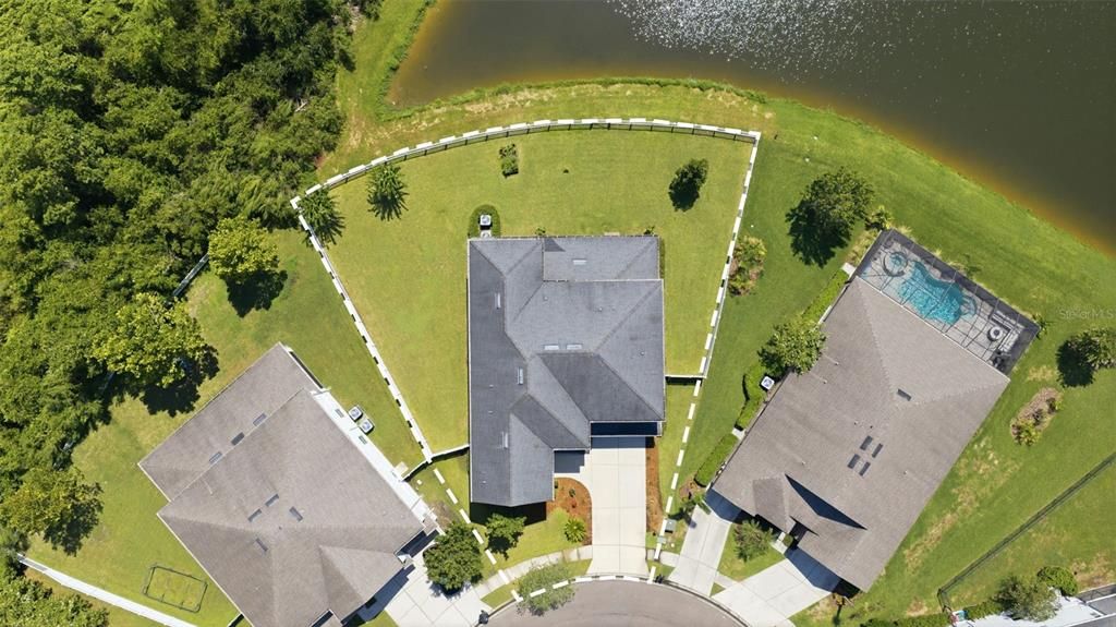 For Sale: $749,900 (5 beds, 4 baths, 4069 Square Feet)