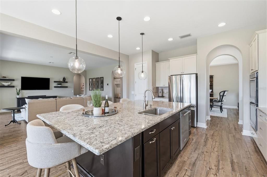 For Sale: $749,900 (5 beds, 4 baths, 4069 Square Feet)
