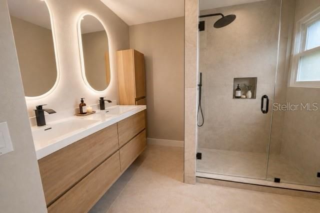For Sale: $484,900 (3 beds, 2 baths, 2304 Square Feet)