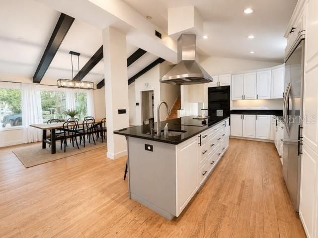 For Sale: $484,900 (3 beds, 2 baths, 2304 Square Feet)