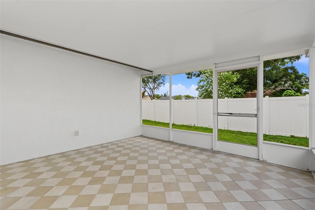 En Venta: $359,000 (3 camas, 2 baños, 1101 Pies cuadrados)