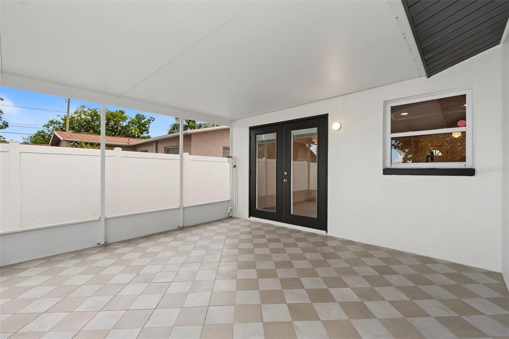 En Venta: $359,000 (3 camas, 2 baños, 1101 Pies cuadrados)