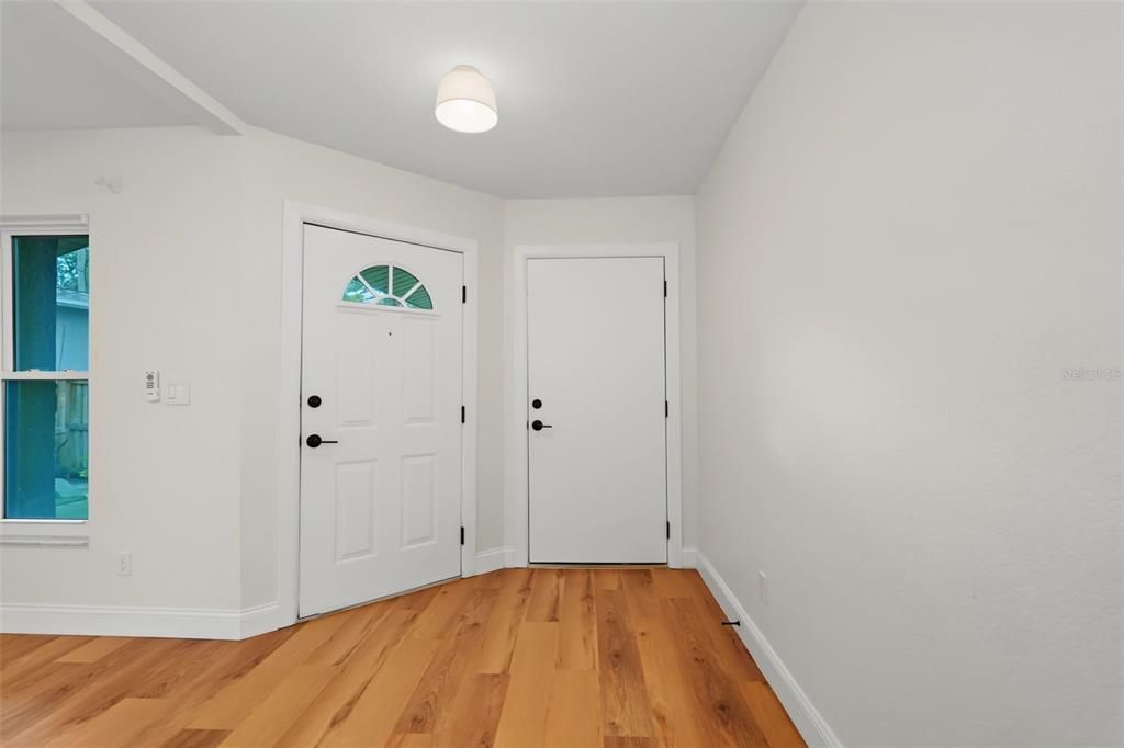 En Venta: $359,000 (3 camas, 2 baños, 1101 Pies cuadrados)
