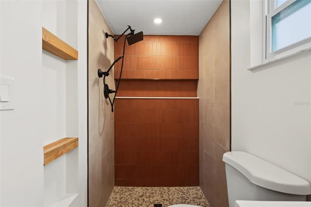 En Venta: $359,000 (3 camas, 2 baños, 1101 Pies cuadrados)