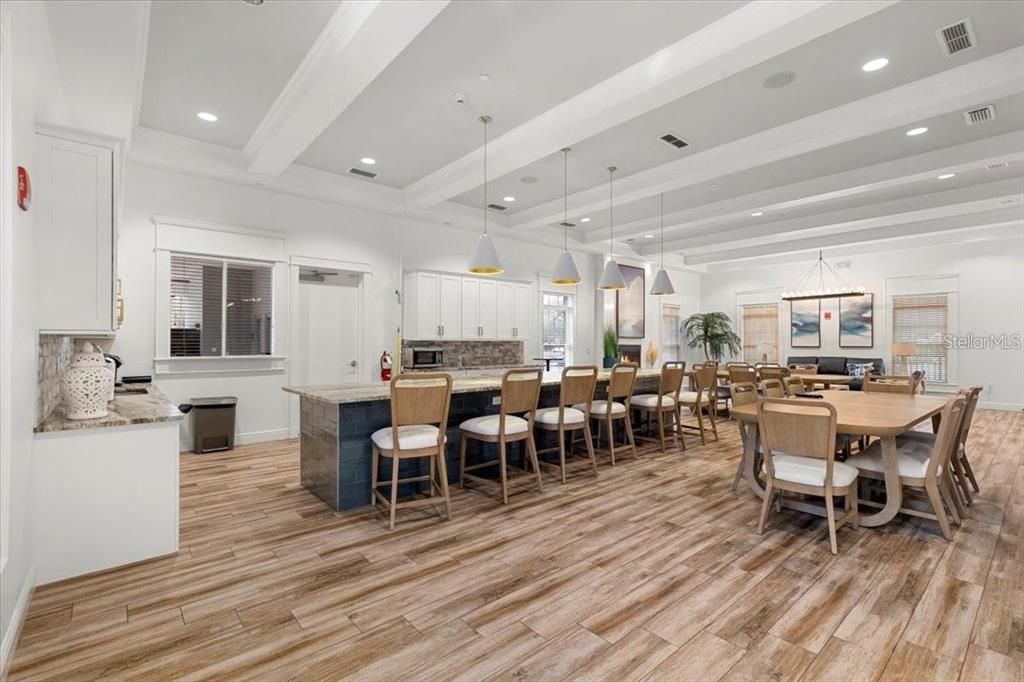 For Rent: $2,950 (5 beds, 2 baths, 2467 Square Feet)