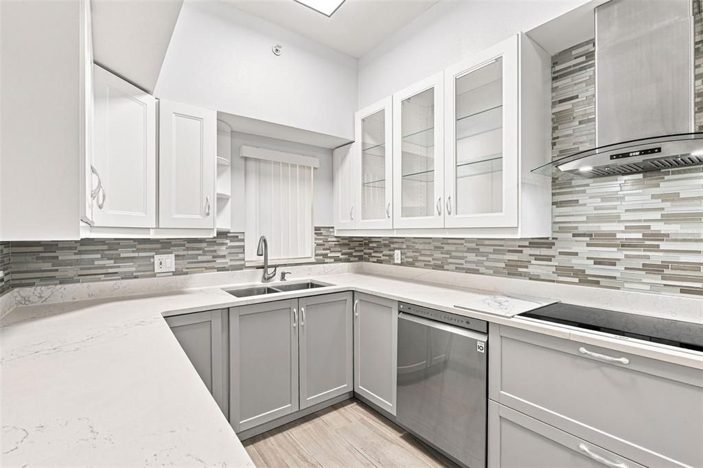 En Venta: $299,900 (3 camas, 2 baños, 1319 Pies cuadrados)