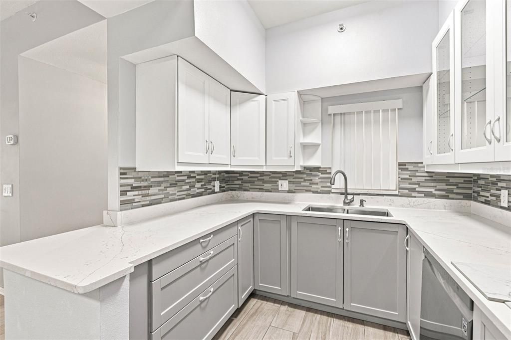 En Venta: $299,900 (3 camas, 2 baños, 1319 Pies cuadrados)