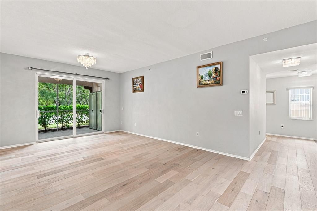 En Venta: $299,900 (3 camas, 2 baños, 1319 Pies cuadrados)