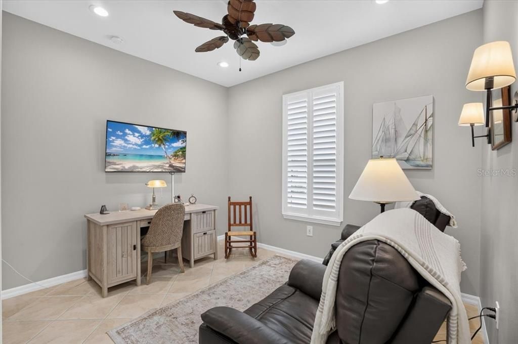 For Sale: $350,000 (3 beds, 2 baths, 1666 Square Feet)