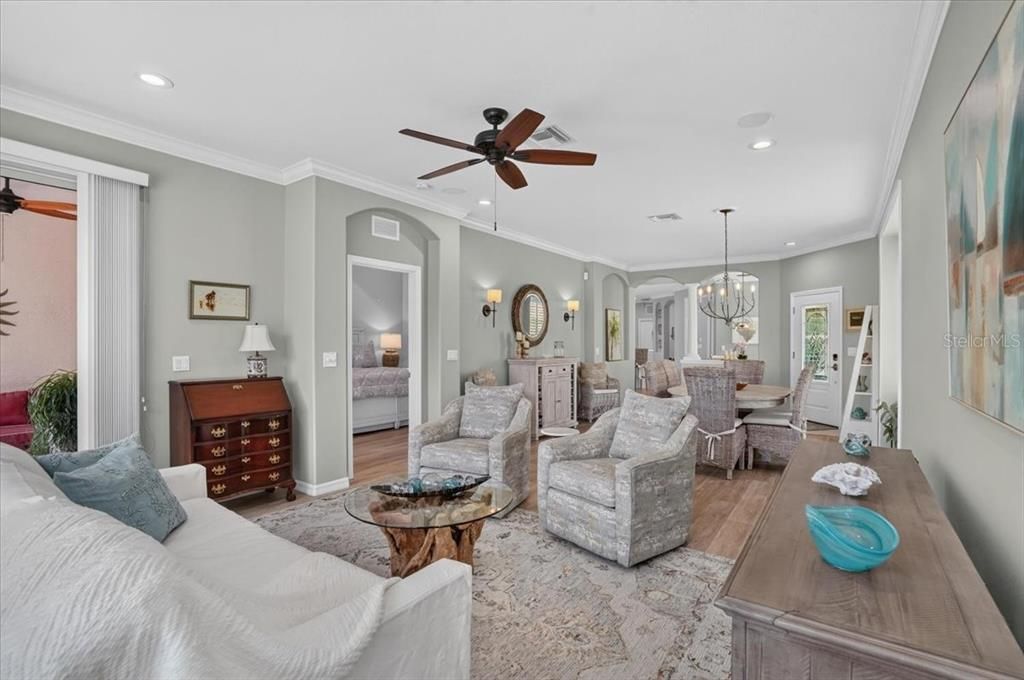 For Sale: $350,000 (3 beds, 2 baths, 1666 Square Feet)