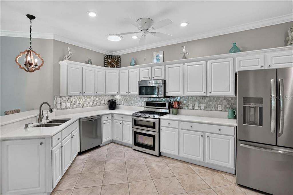For Sale: $350,000 (3 beds, 2 baths, 1666 Square Feet)