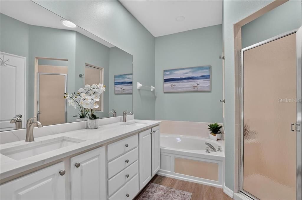 For Sale: $350,000 (3 beds, 2 baths, 1666 Square Feet)