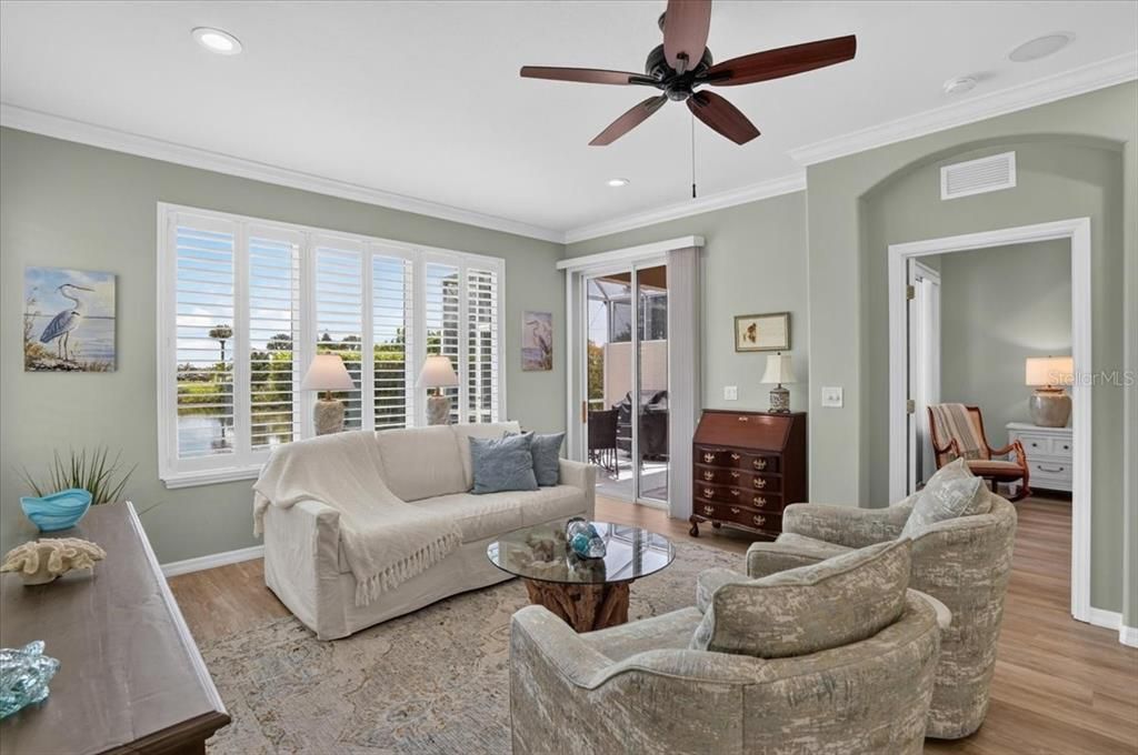 For Sale: $350,000 (3 beds, 2 baths, 1666 Square Feet)