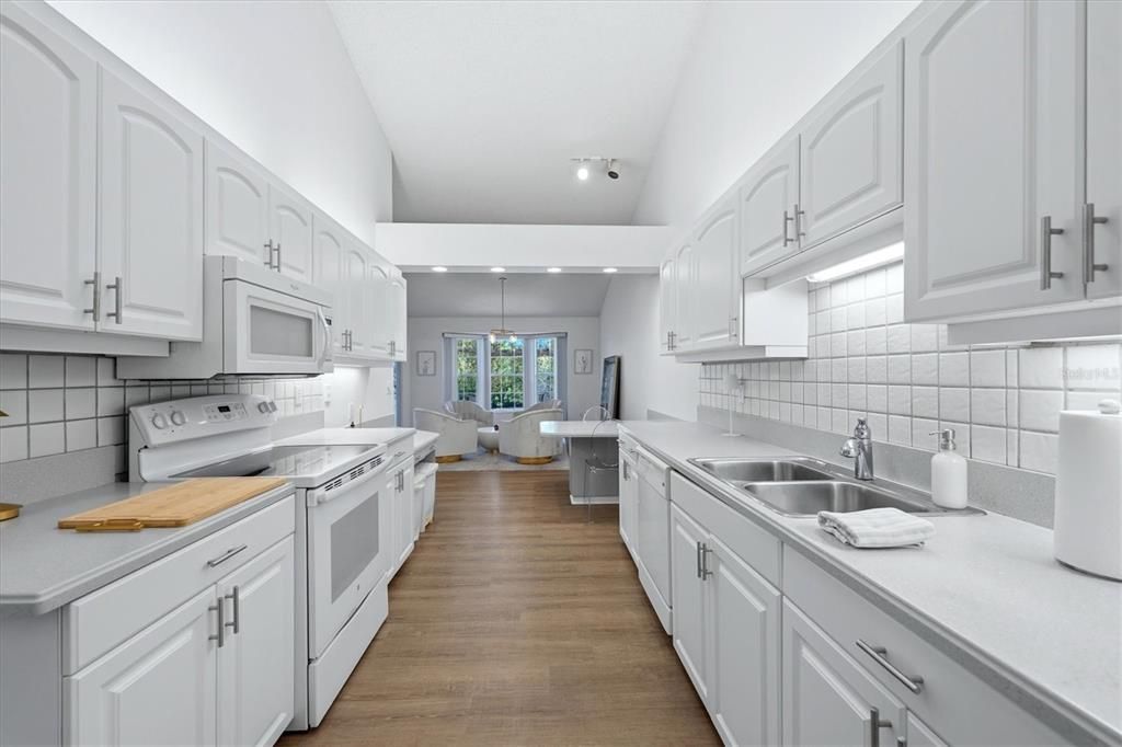 For Sale: $365,000 (2 beds, 2 baths, 1794 Square Feet)
