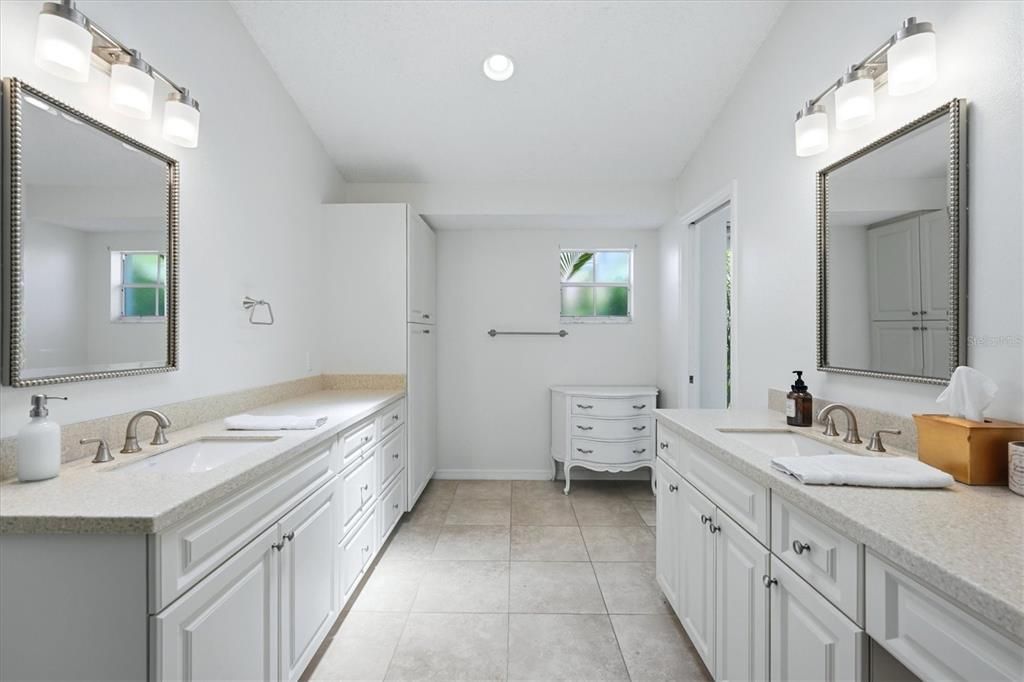 For Sale: $365,000 (2 beds, 2 baths, 1794 Square Feet)