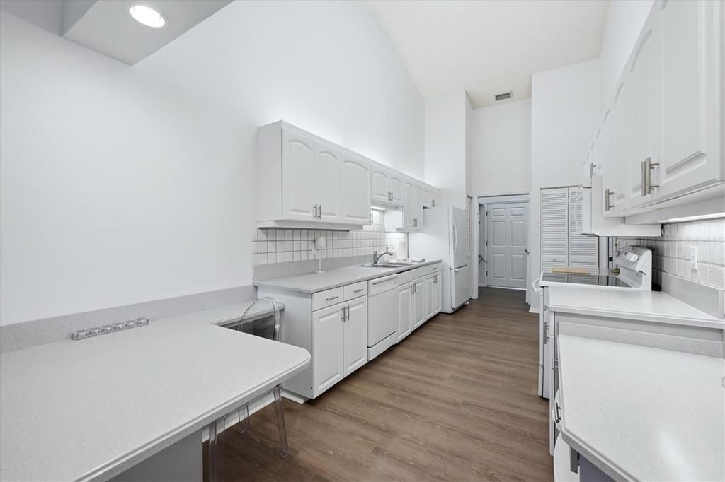For Sale: $365,000 (2 beds, 2 baths, 1794 Square Feet)