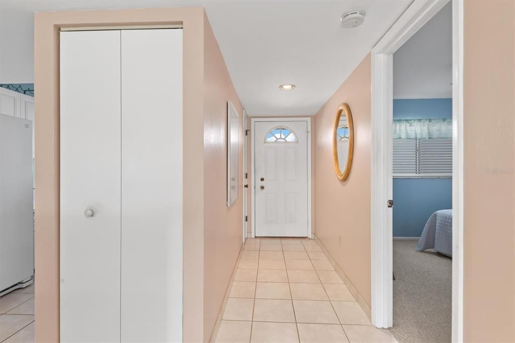 For Sale: $115,000 (2 beds, 2 baths, 1092 Square Feet)