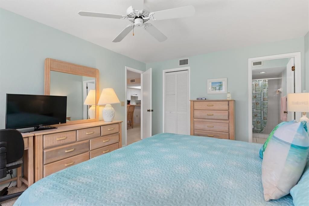 For Sale: $115,000 (2 beds, 2 baths, 1092 Square Feet)