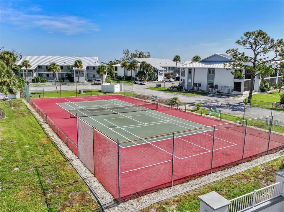 For Sale: $115,000 (2 beds, 2 baths, 1092 Square Feet)