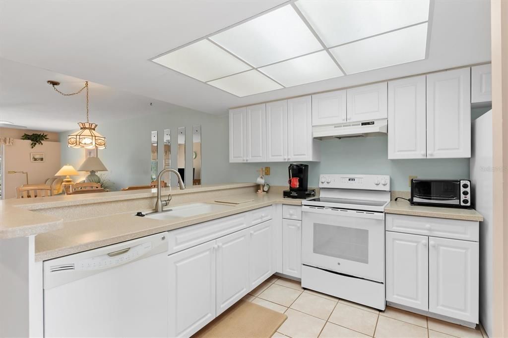 For Sale: $115,000 (2 beds, 2 baths, 1092 Square Feet)