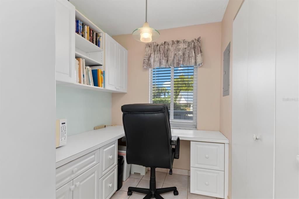 For Sale: $115,000 (2 beds, 2 baths, 1092 Square Feet)