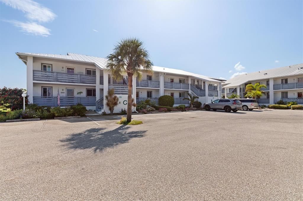 For Sale: $115,000 (2 beds, 2 baths, 1092 Square Feet)