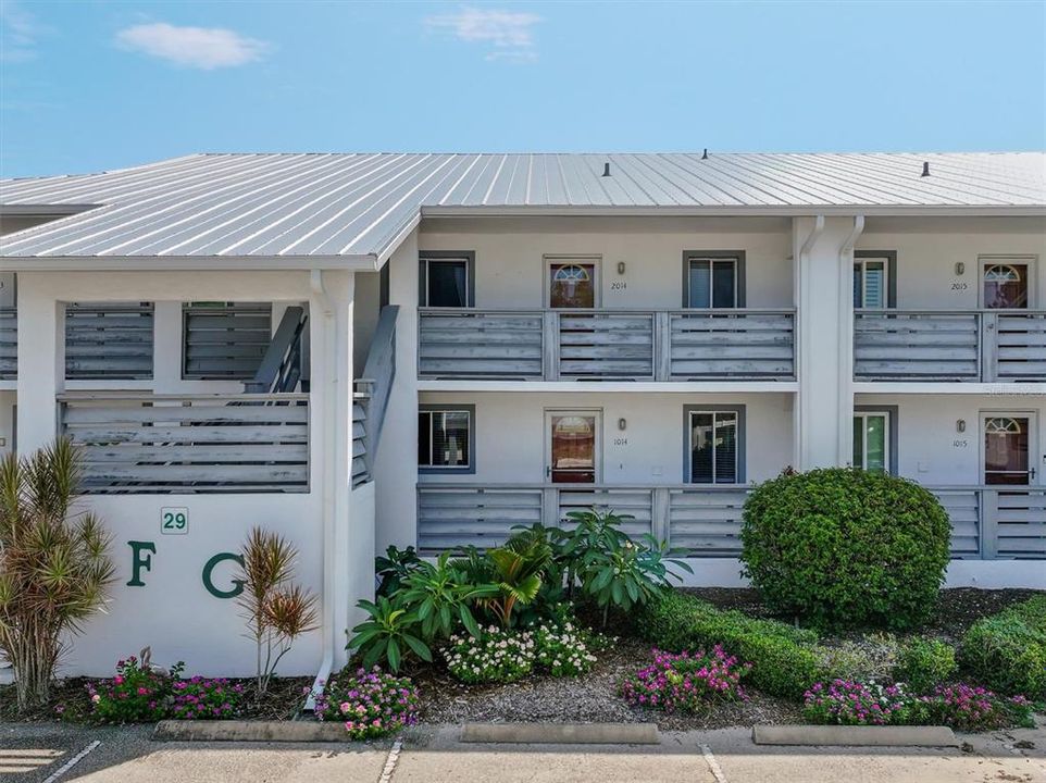 For Sale: $115,000 (2 beds, 2 baths, 1092 Square Feet)