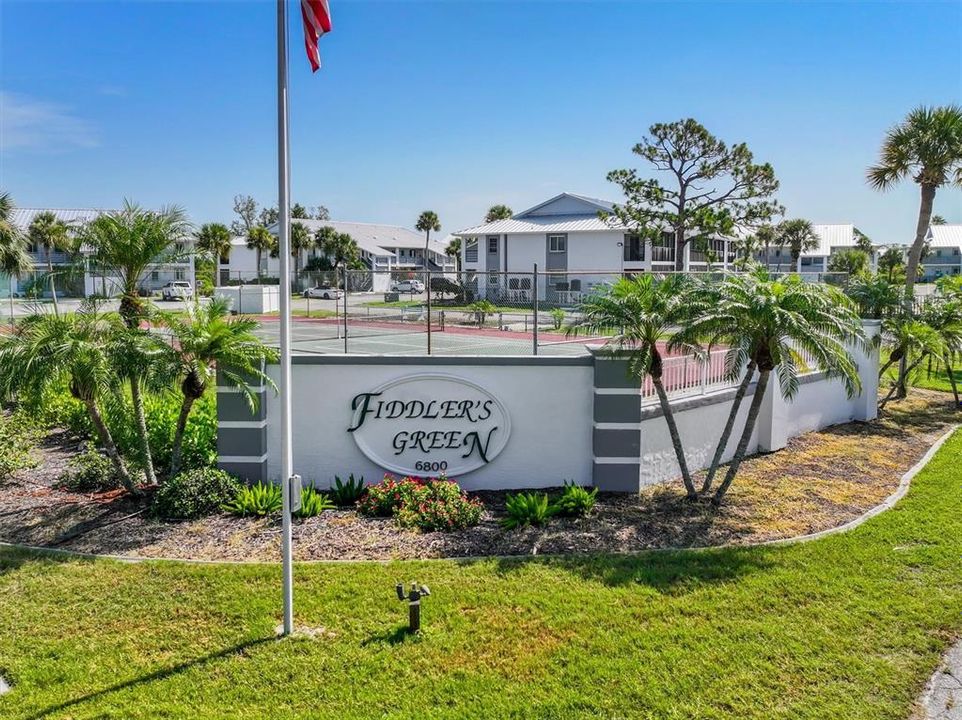 For Sale: $115,000 (2 beds, 2 baths, 1092 Square Feet)