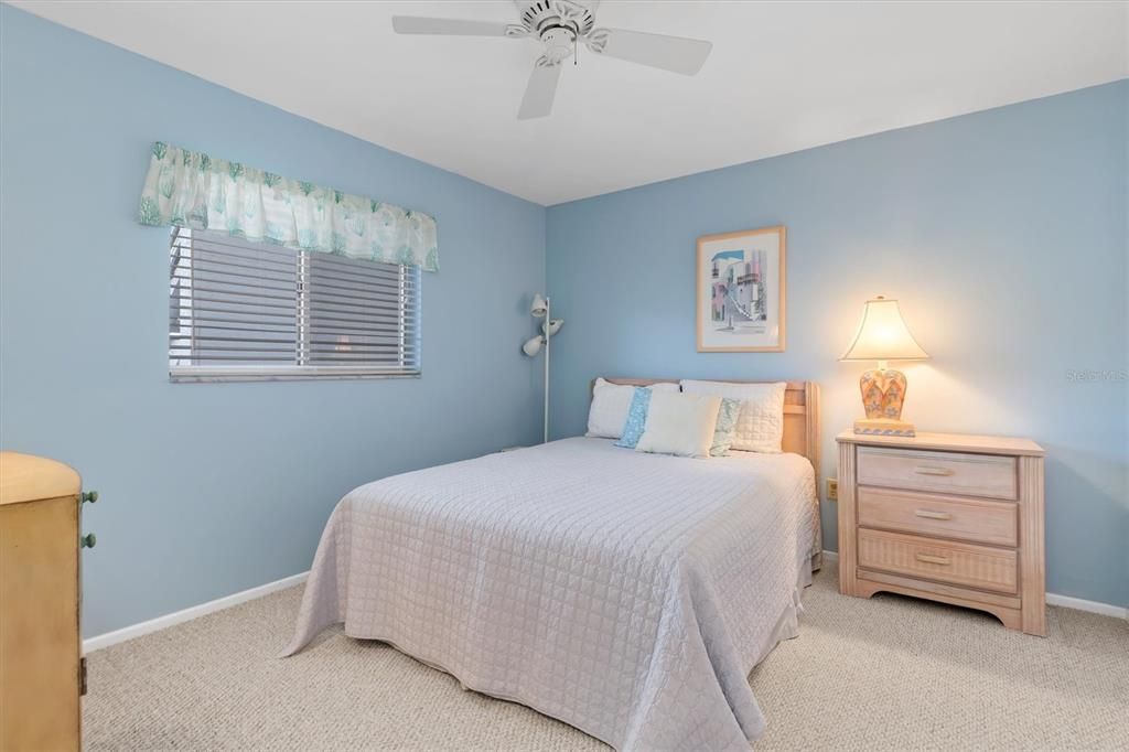 For Sale: $115,000 (2 beds, 2 baths, 1092 Square Feet)