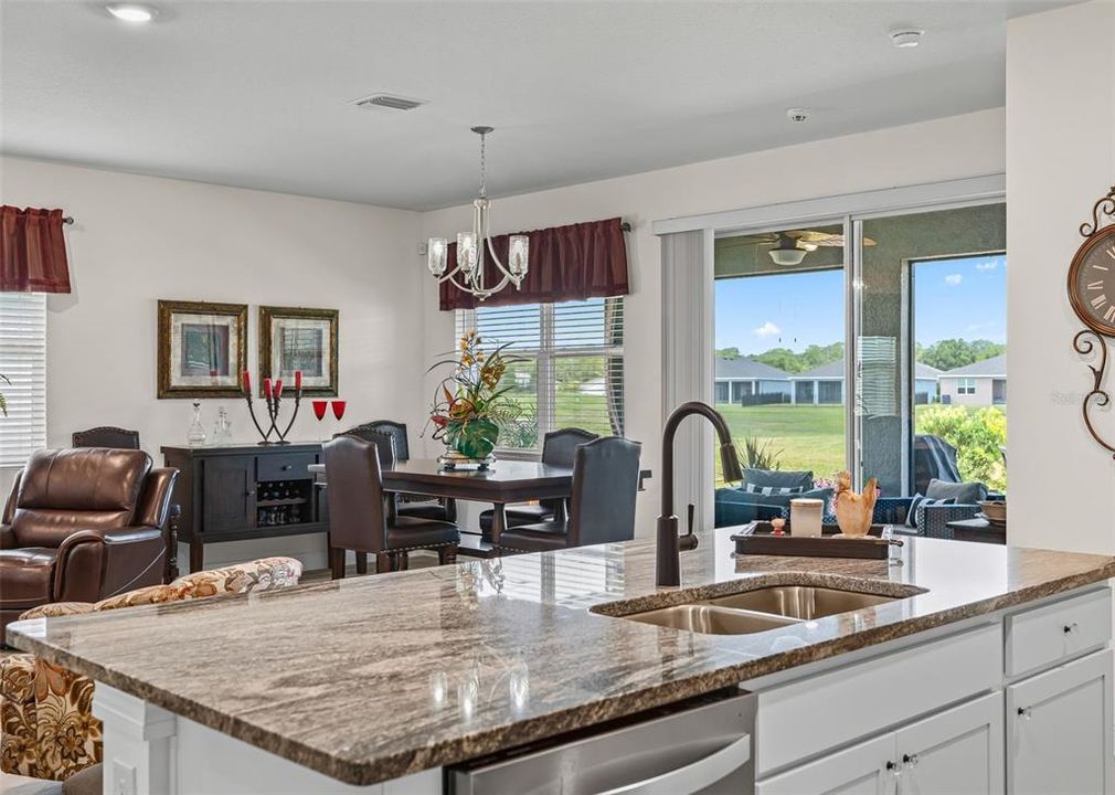 For Sale: $379,950 (2 beds, 2 baths, 1813 Square Feet)