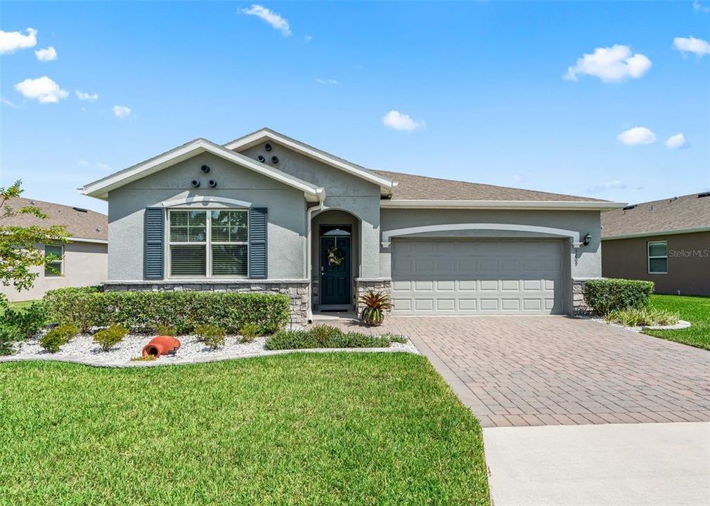 For Sale: $379,950 (2 beds, 2 baths, 1813 Square Feet)