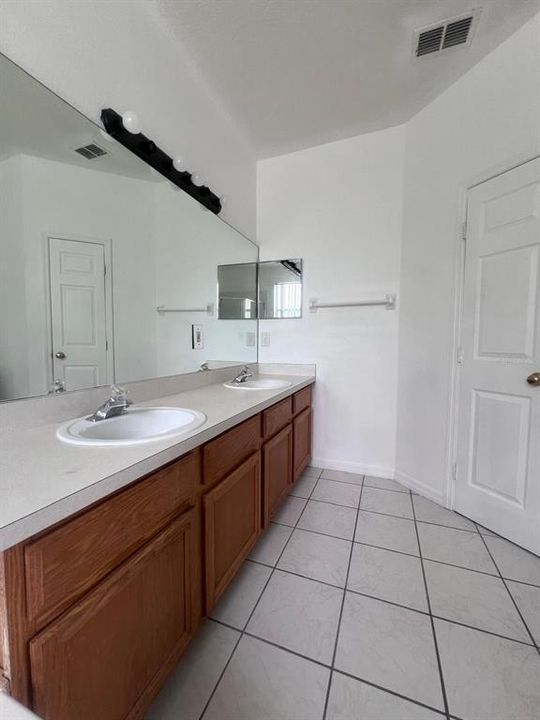 For Sale: $445,000 (4 beds, 2 baths, 2075 Square Feet)