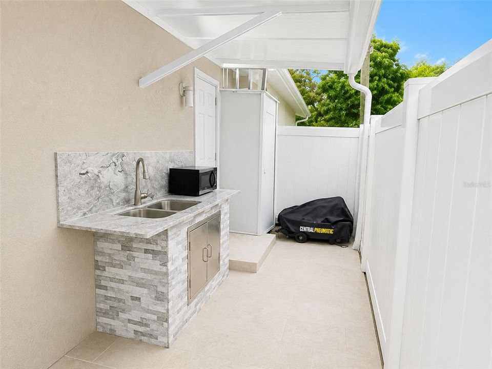 En Venta: $550,000 (4 camas, 3 baños, 1722 Pies cuadrados)