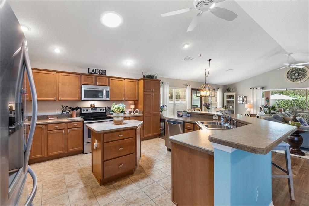 For Sale: $515,000 (3 beds, 2 baths, 1695 Square Feet)