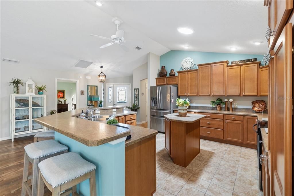 For Sale: $515,000 (3 beds, 2 baths, 1695 Square Feet)