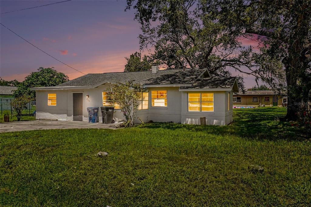 For Sale: $275,000 (3 beds, 2 baths, 1168 Square Feet)